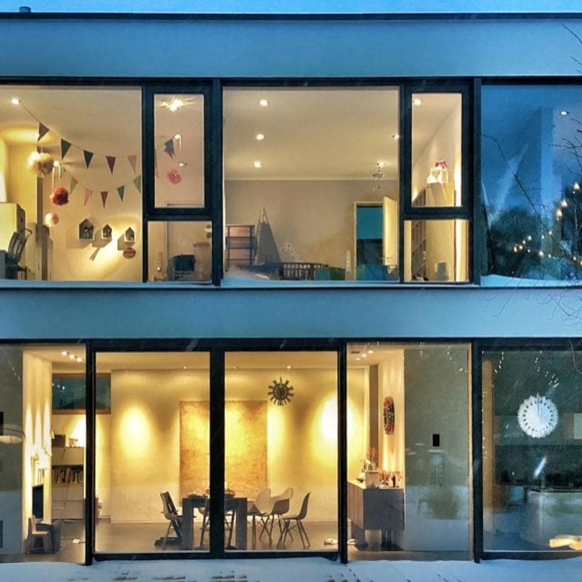 family choosing neighborhood or floor plan when buying a home in northeast florida